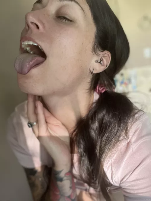 👅