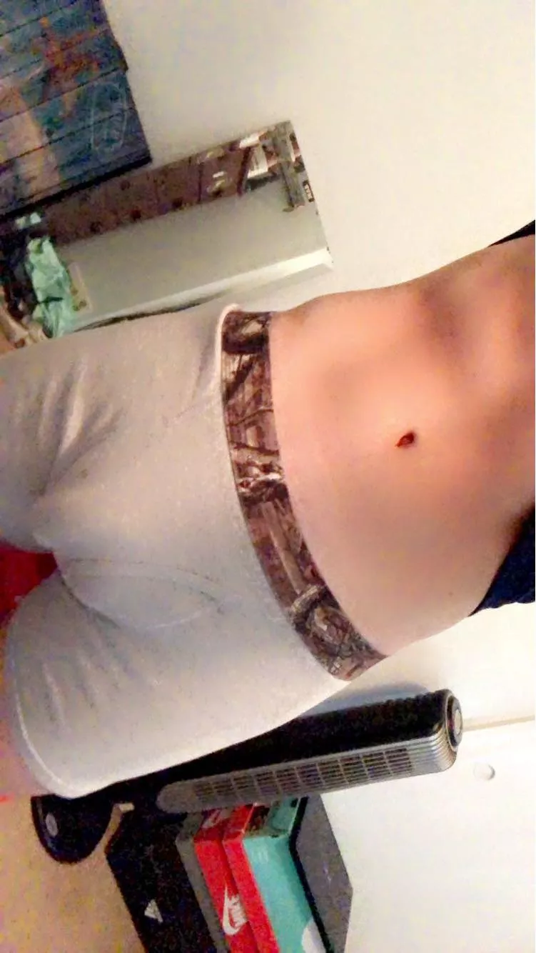 24 white male - Snap: Jrobertz352 Anyone in or near Florida 🔥😜