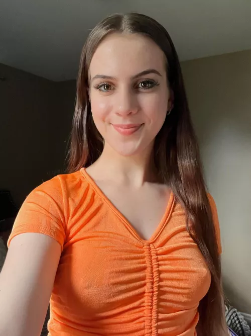 Are shirts with no bra sexy?