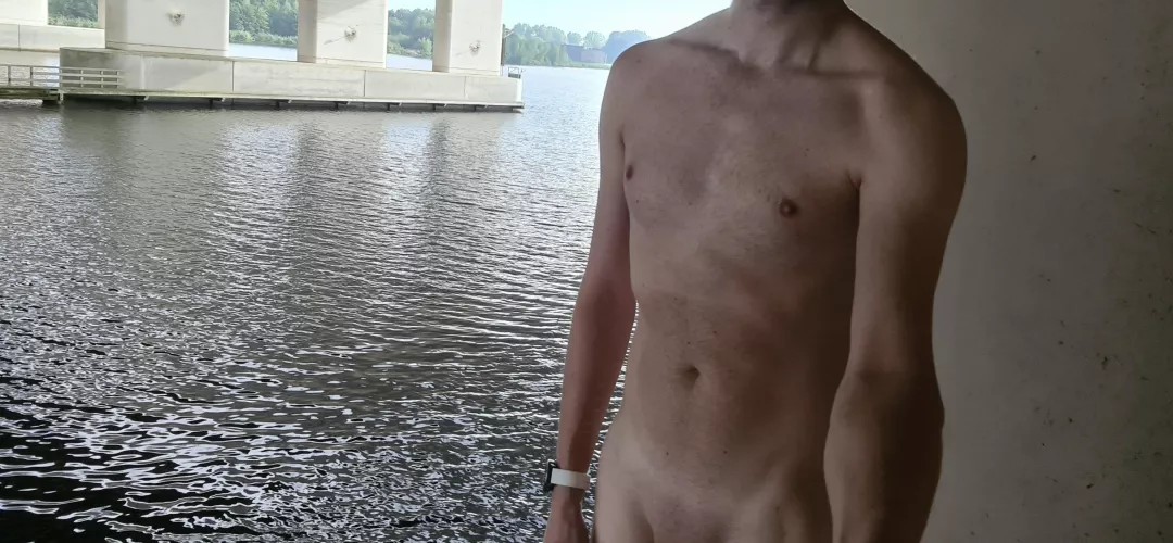 Being naked outside feels so good