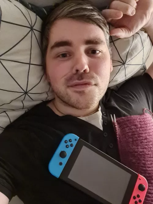 Couldn't decide between knitting or gaming - so why not both? 🎮🧶