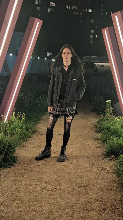 femboy... IN PUBLIC?!?!?!? x