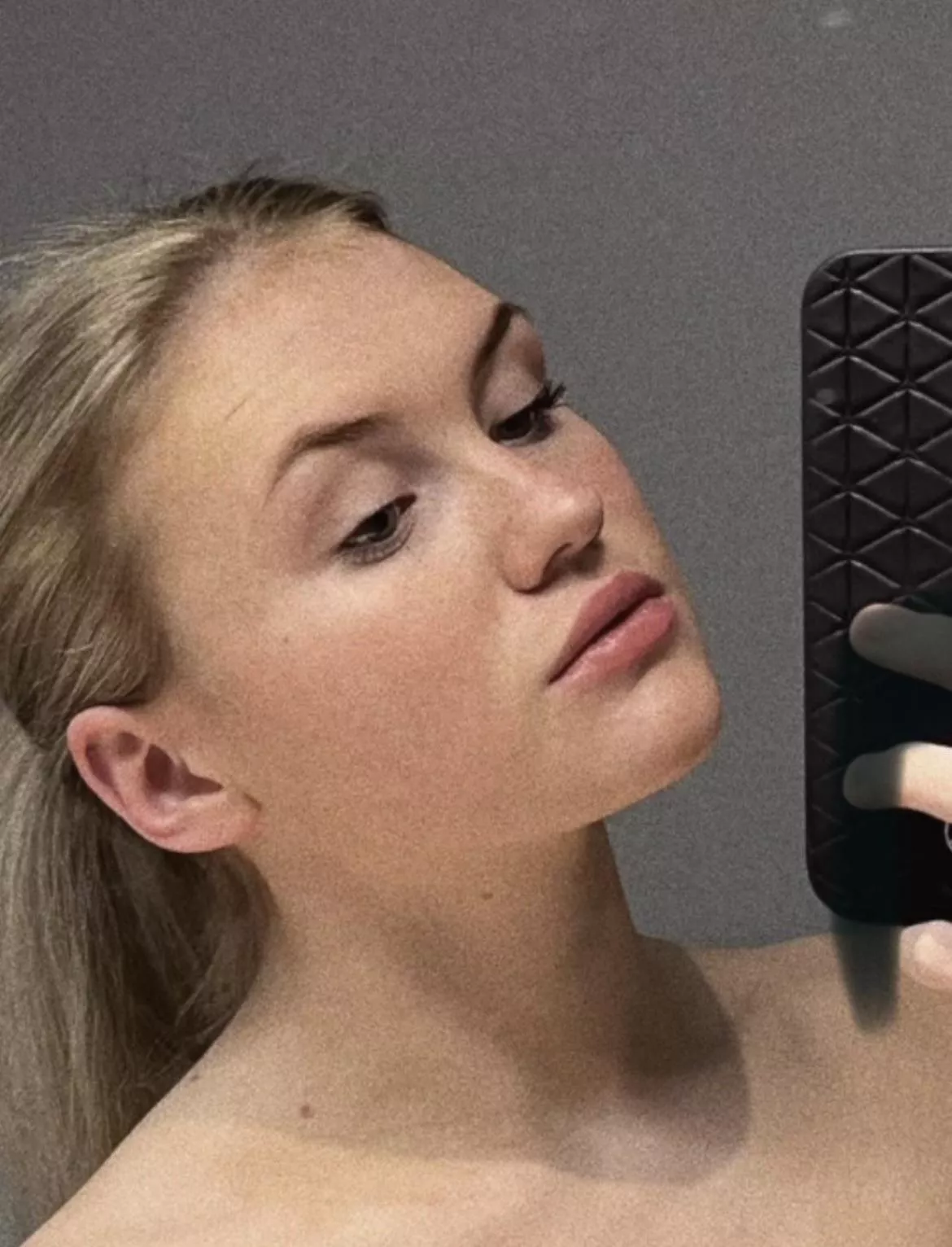 First time I show my face on here!! Little bit scared☺️