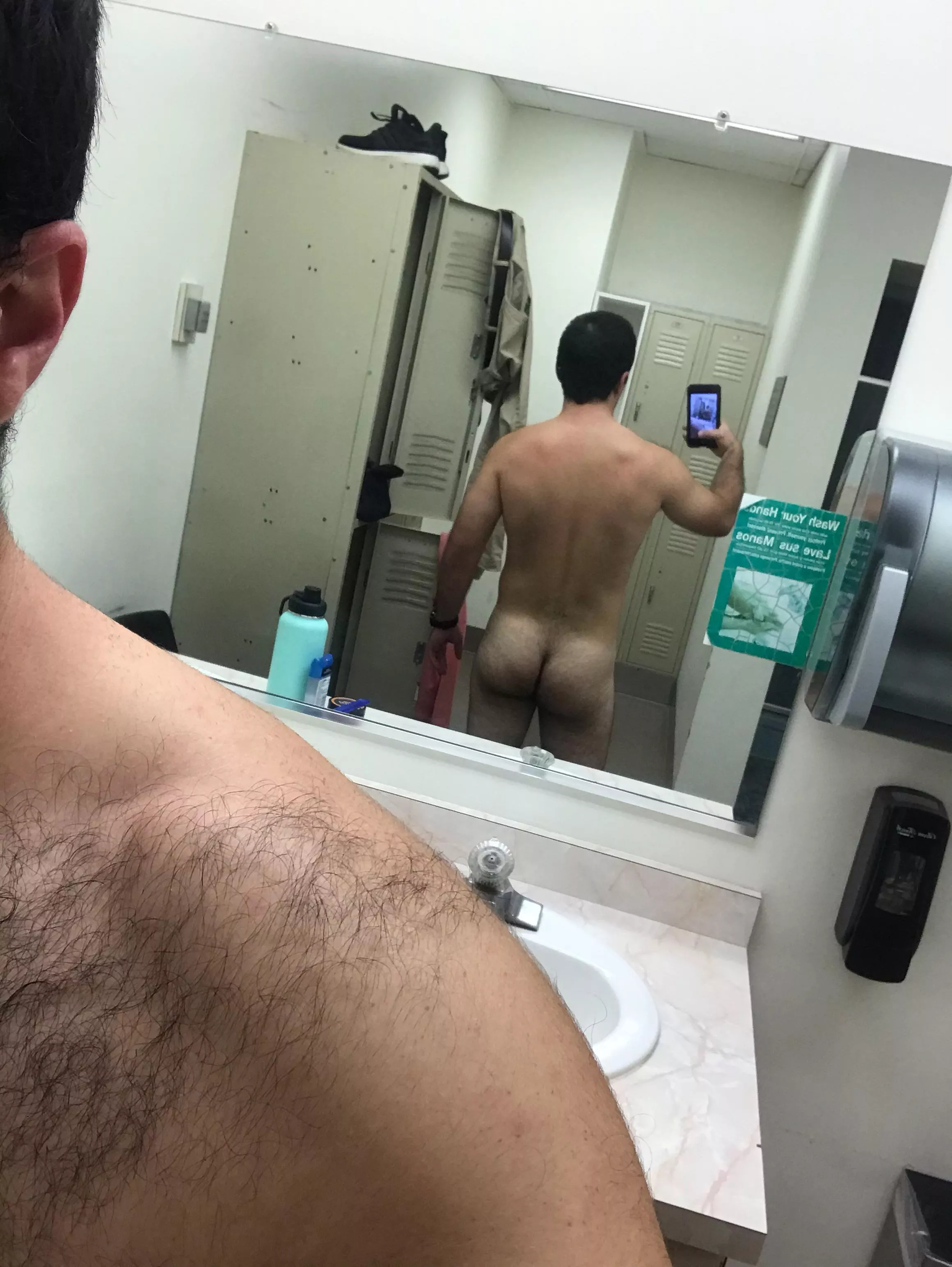Glute check after leg day... do I need improvement? (m)
