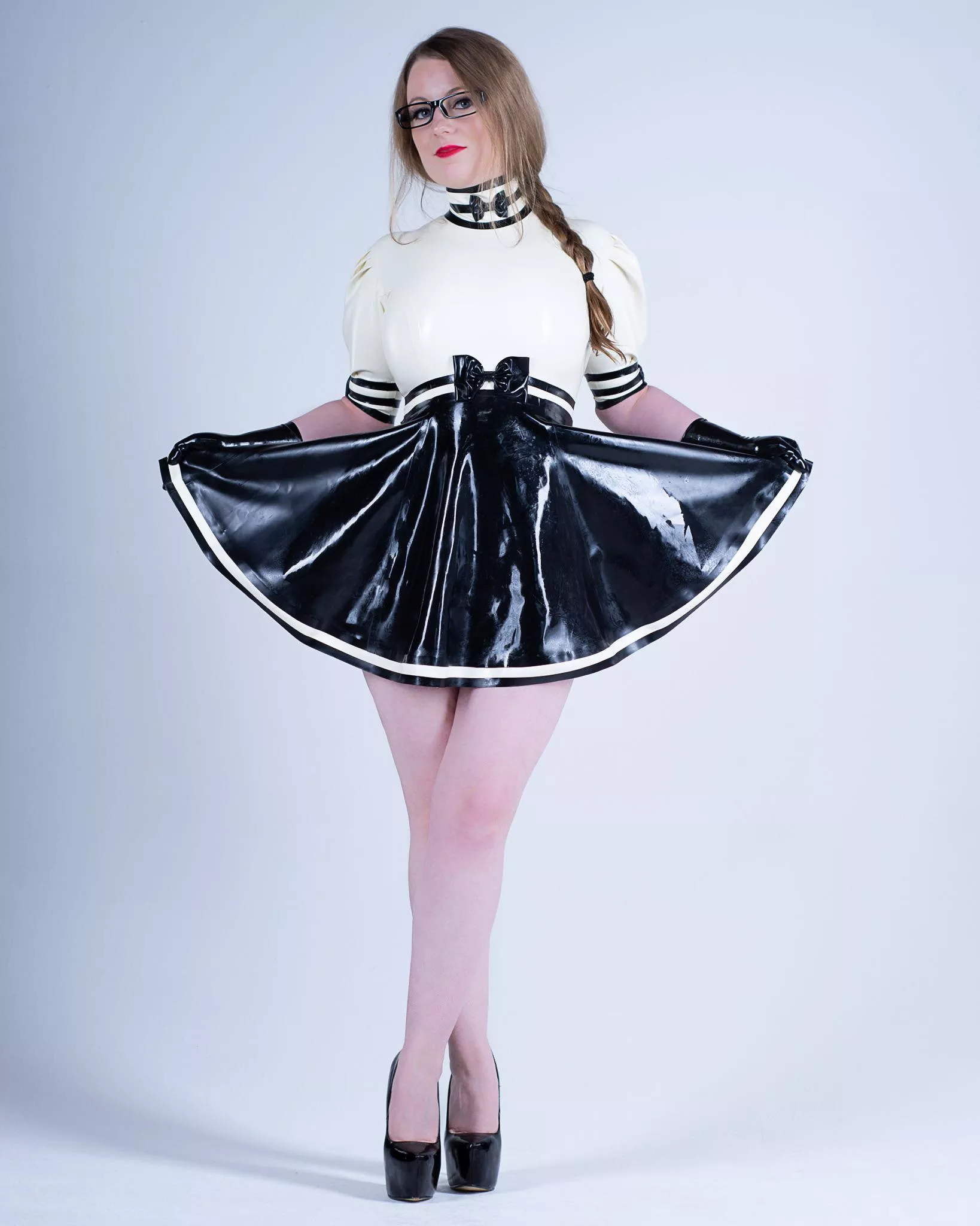 Good evening everyone 😘 Do you like my skirt? What colour combo should I do this style in next? 🔥