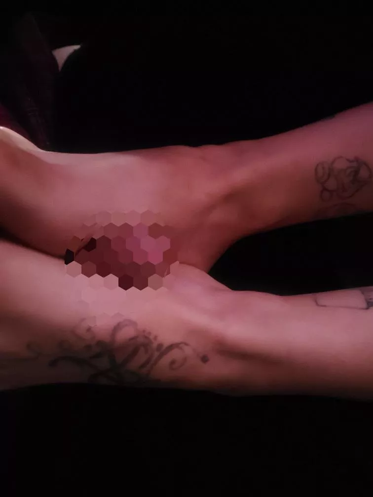 He loves when I use my feet🤤