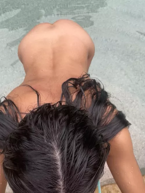 Heated pools and hot lips 👄 are perfect for this time of year.