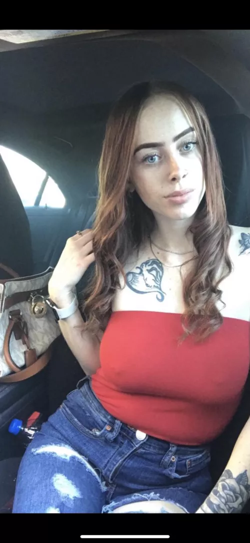 I always walk around with my nipples out 🙌🏻