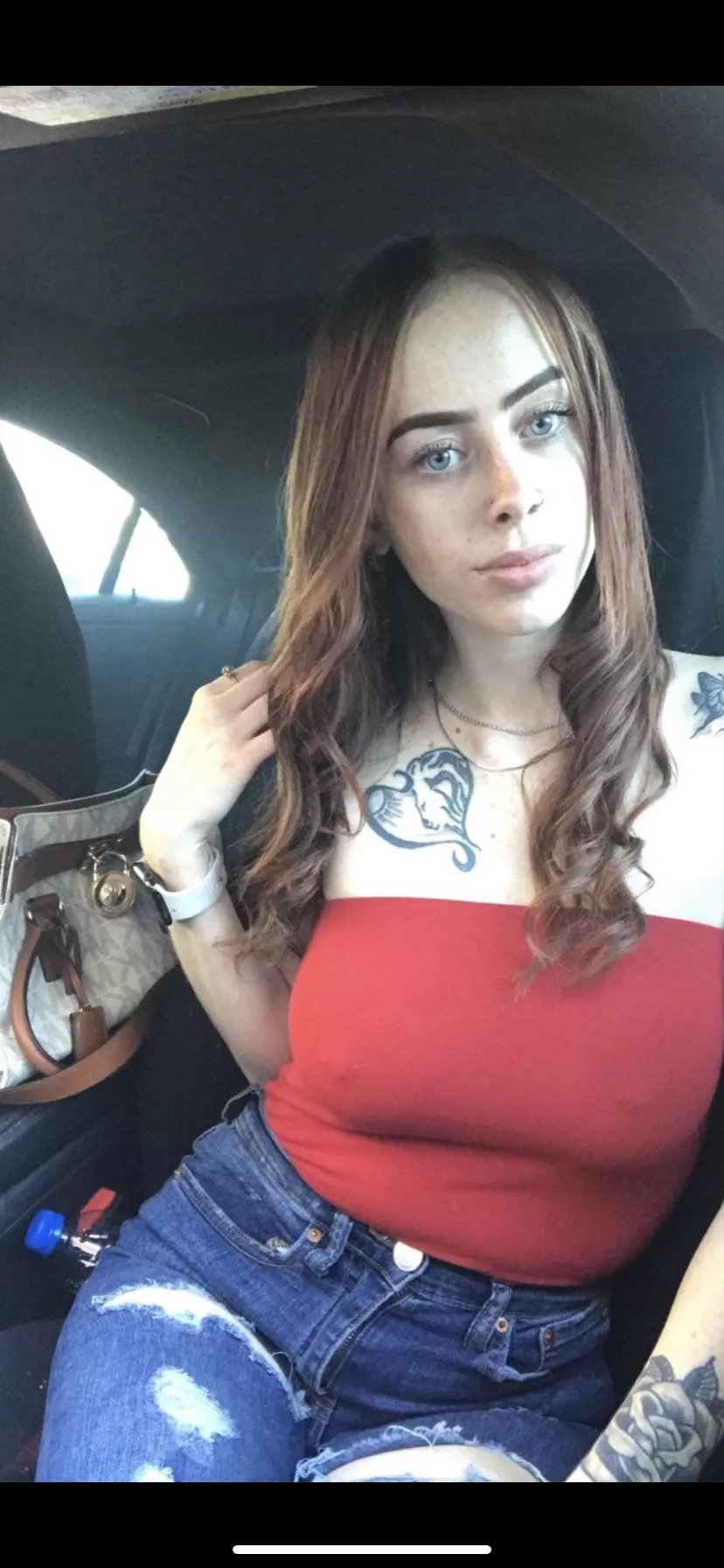 I always walk around with my nipples out 🙌🏻