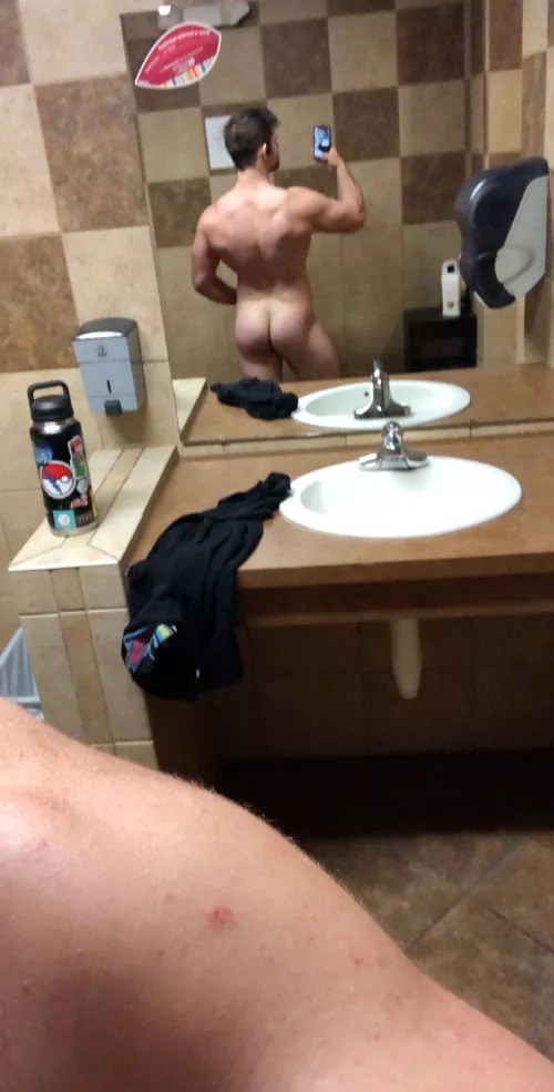 I haven’t had much experience yet will you show me how to have fun?🤭