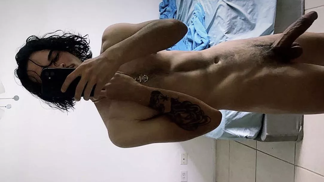 I need some girls in my DMs , y’all wanna se wit shoot ?