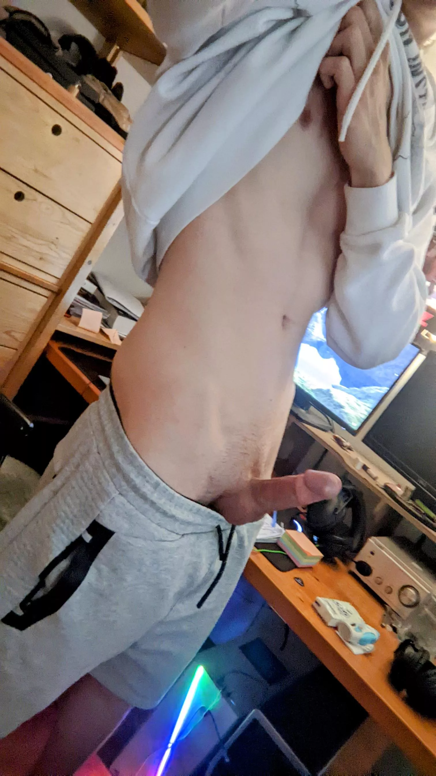 I should be working on school rn 🙃