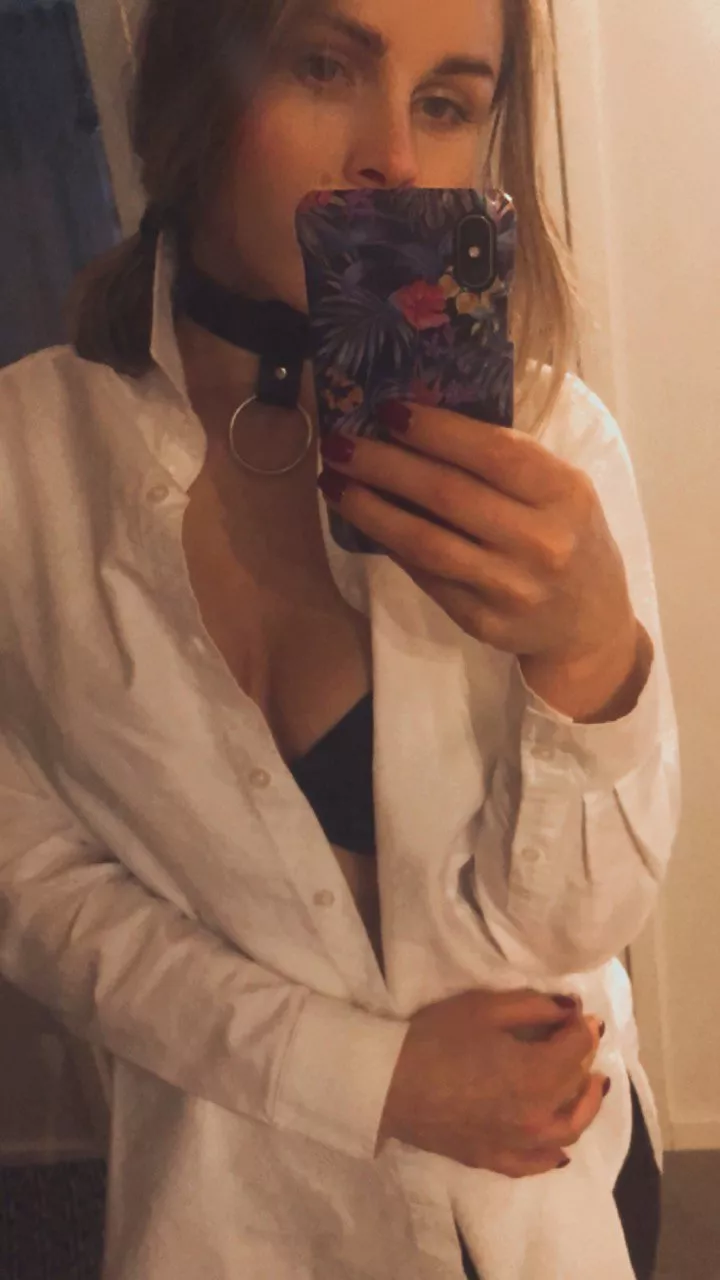 just wanted to show u all how cute i look with choker