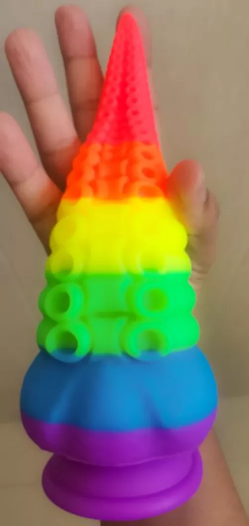 Let's try this new tentacle. I hope I can reach the blue color. New challenge 🤗😋