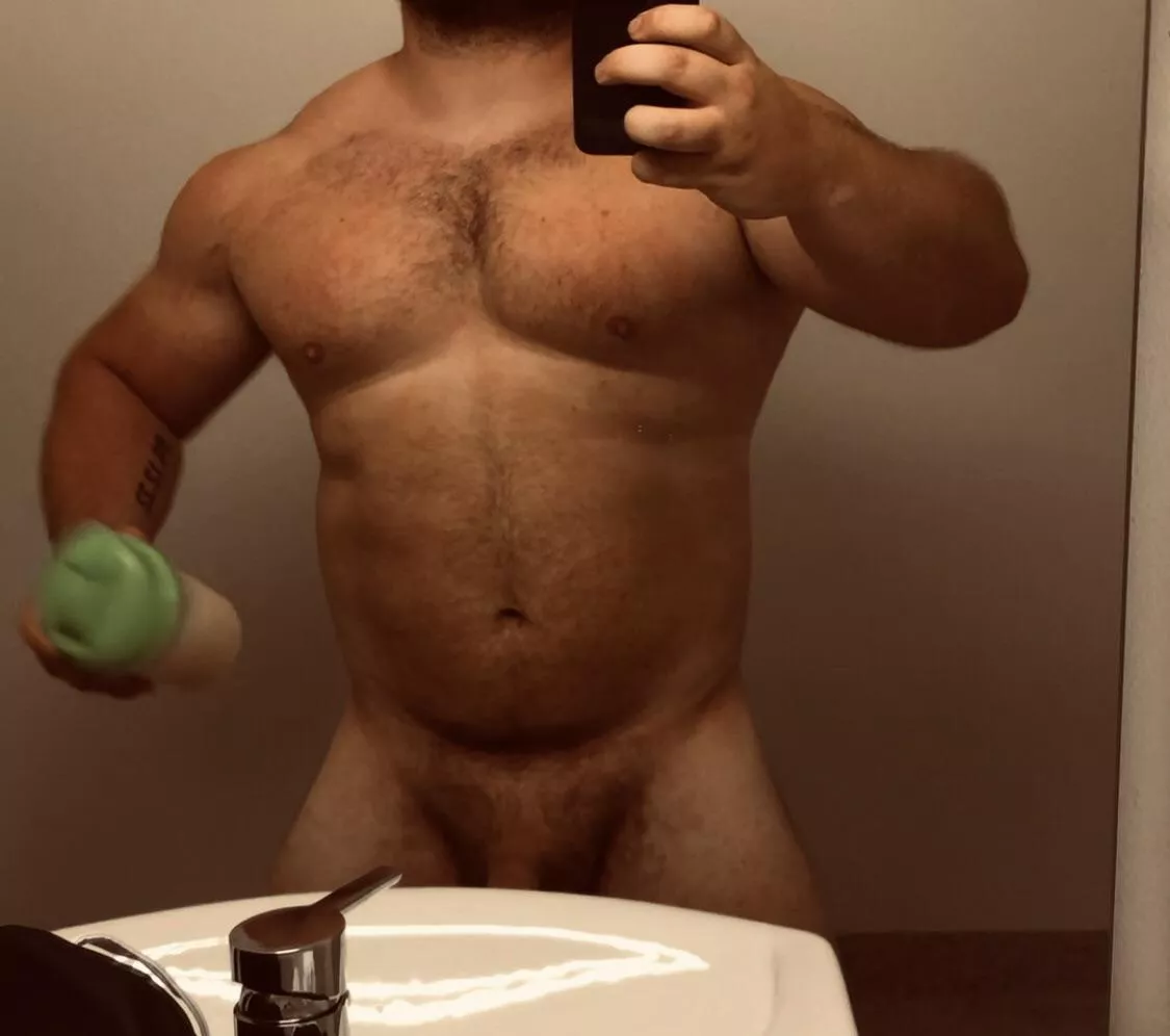 Muscle bear here, hope you’ll welcome me.