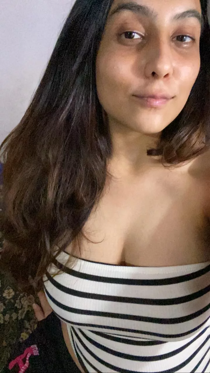 My Wife! Mother on my Son! It's hot wen men tell me Filthy things about her ! and how they wish she was their wife instead! Tribute her!?