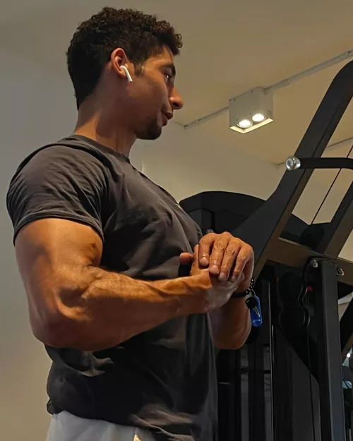 Need me some gym buddies. The grind is lonely!