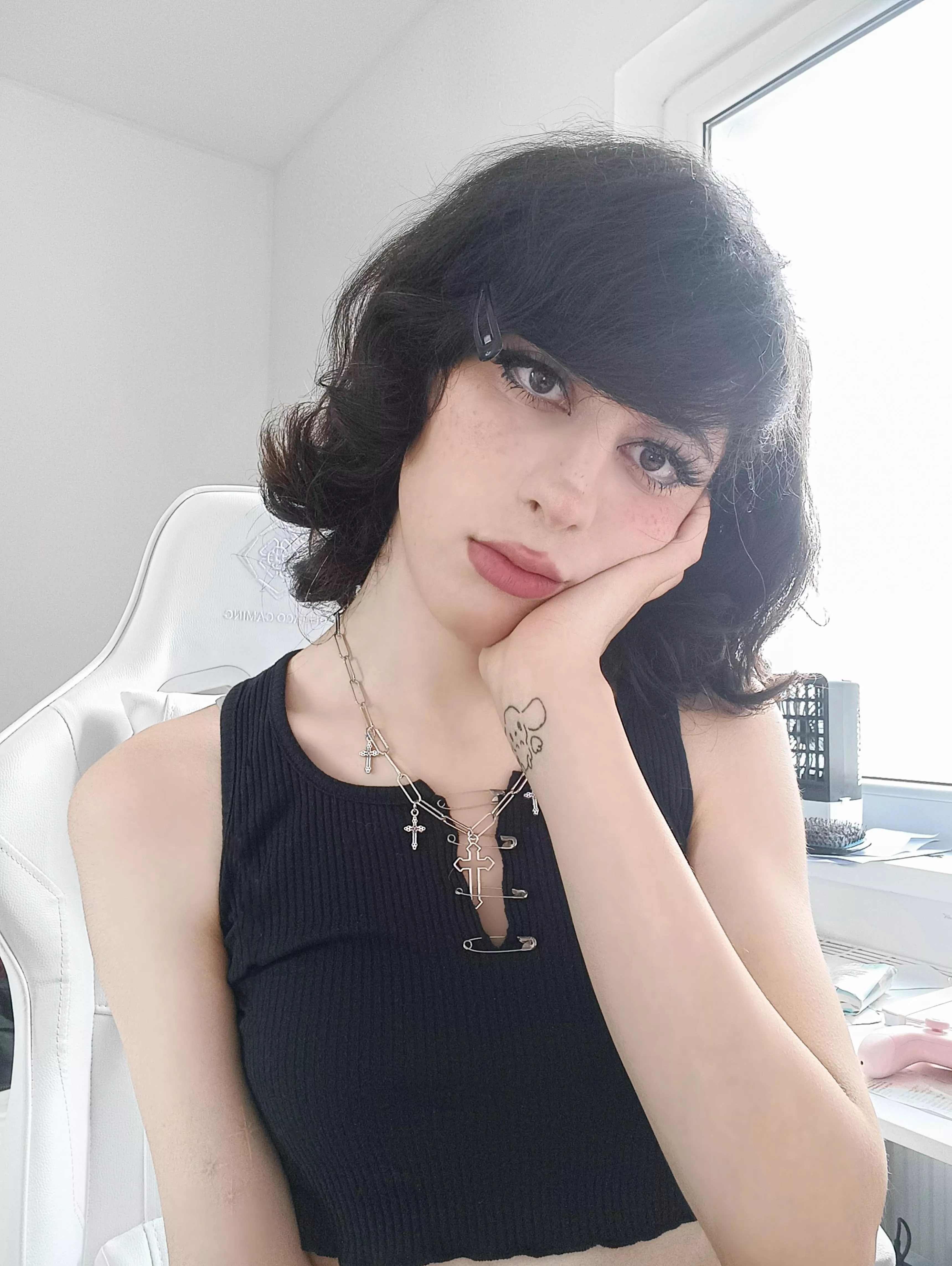 new style and real hair, insecure about it qwq