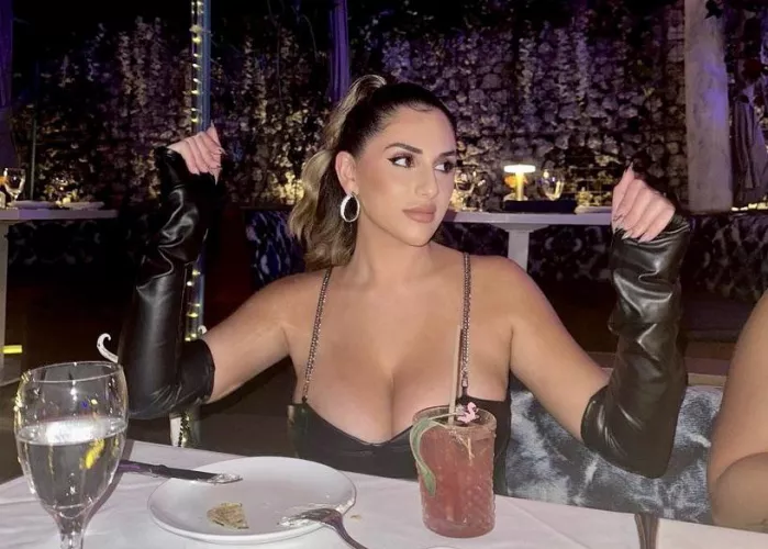 Queen of busty tits🍒🍒🍒