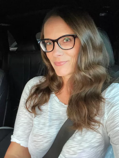 That mom in the carpool line [f]