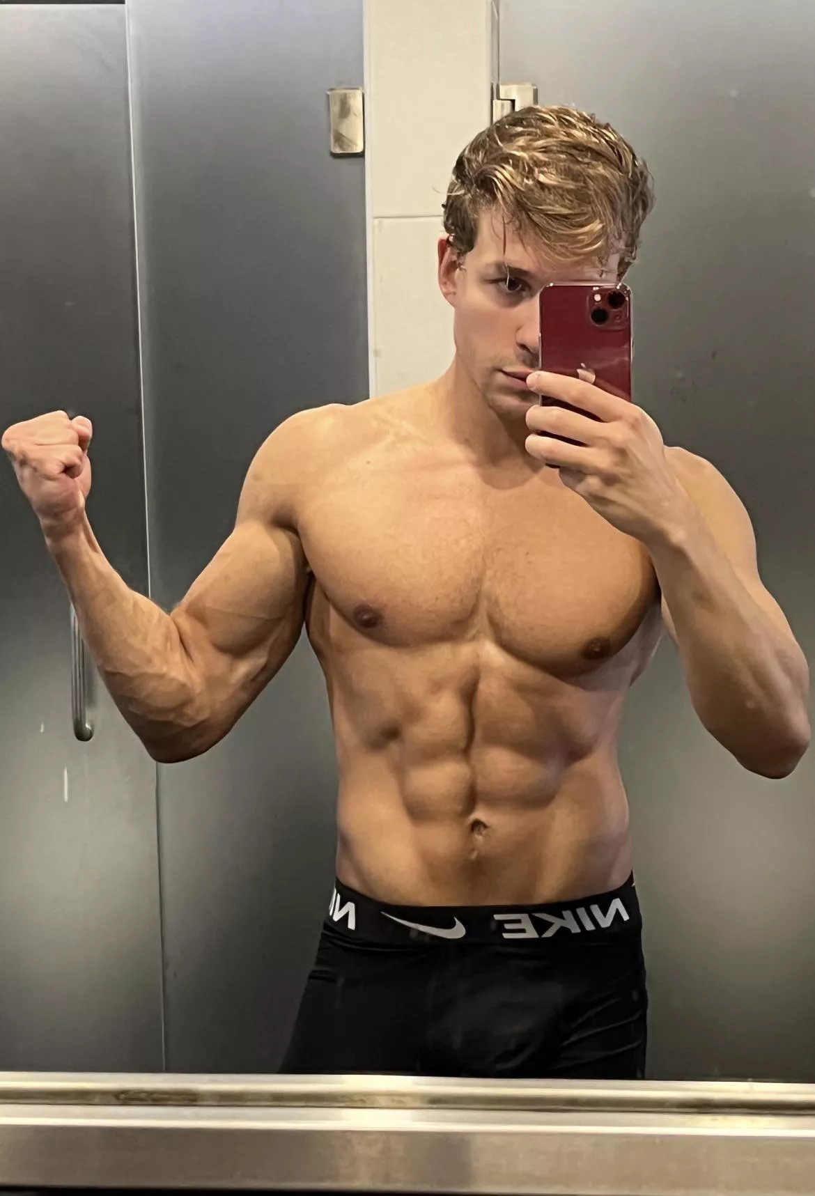 Today I hit HARD at the gym😈 what do you think?