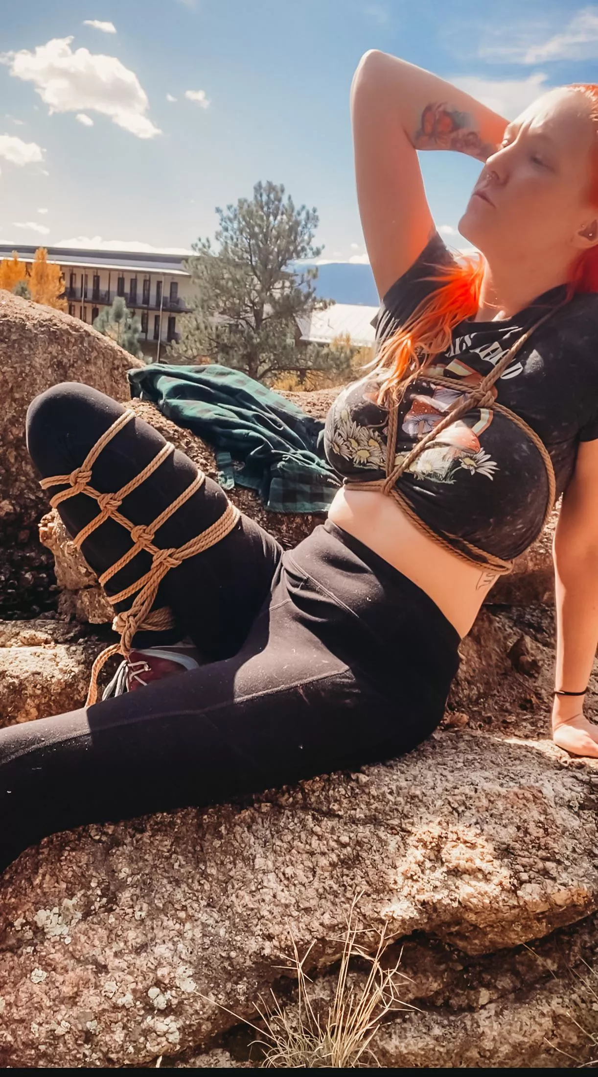Went for a hike the other day. It’s been a minute since I’ve tied. It felt so good being in nature with rope 🥰
