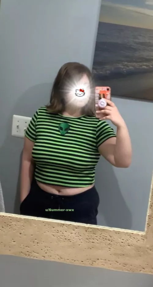 When the titties are out of this world 🛸👽