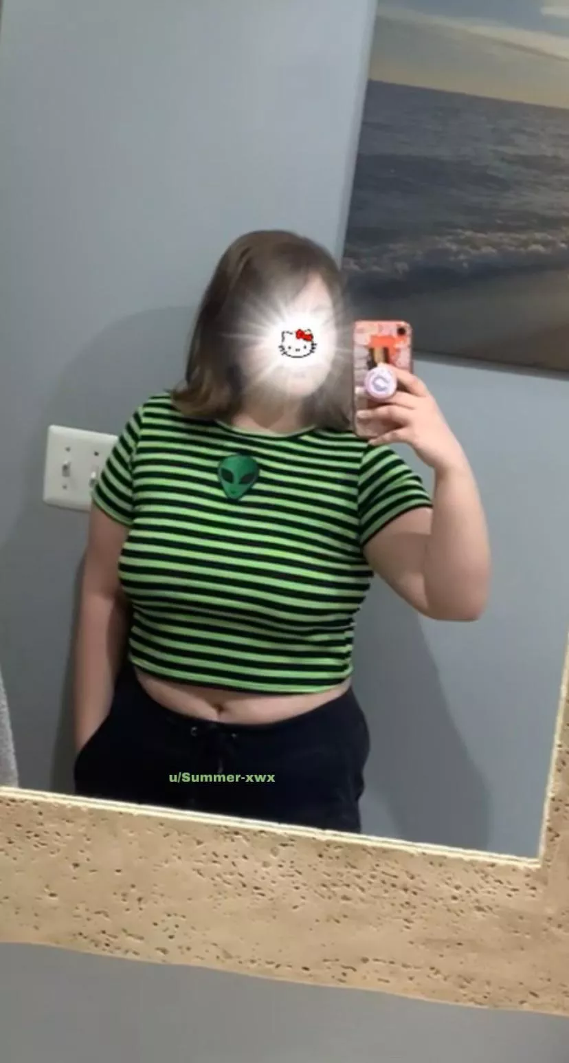 When the titties are out of this world 🛸👽