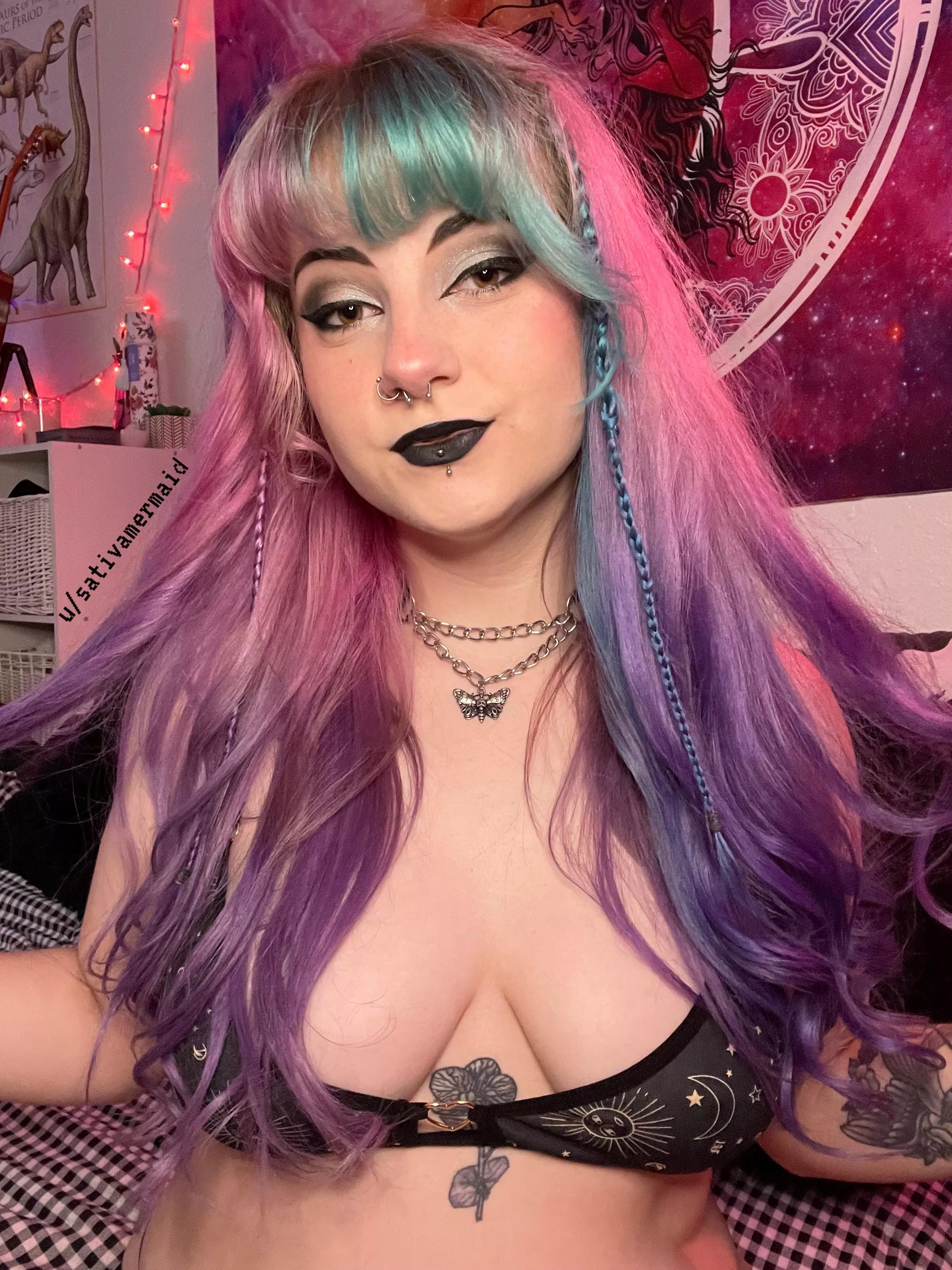 Witchy fuck-dolly 🖤