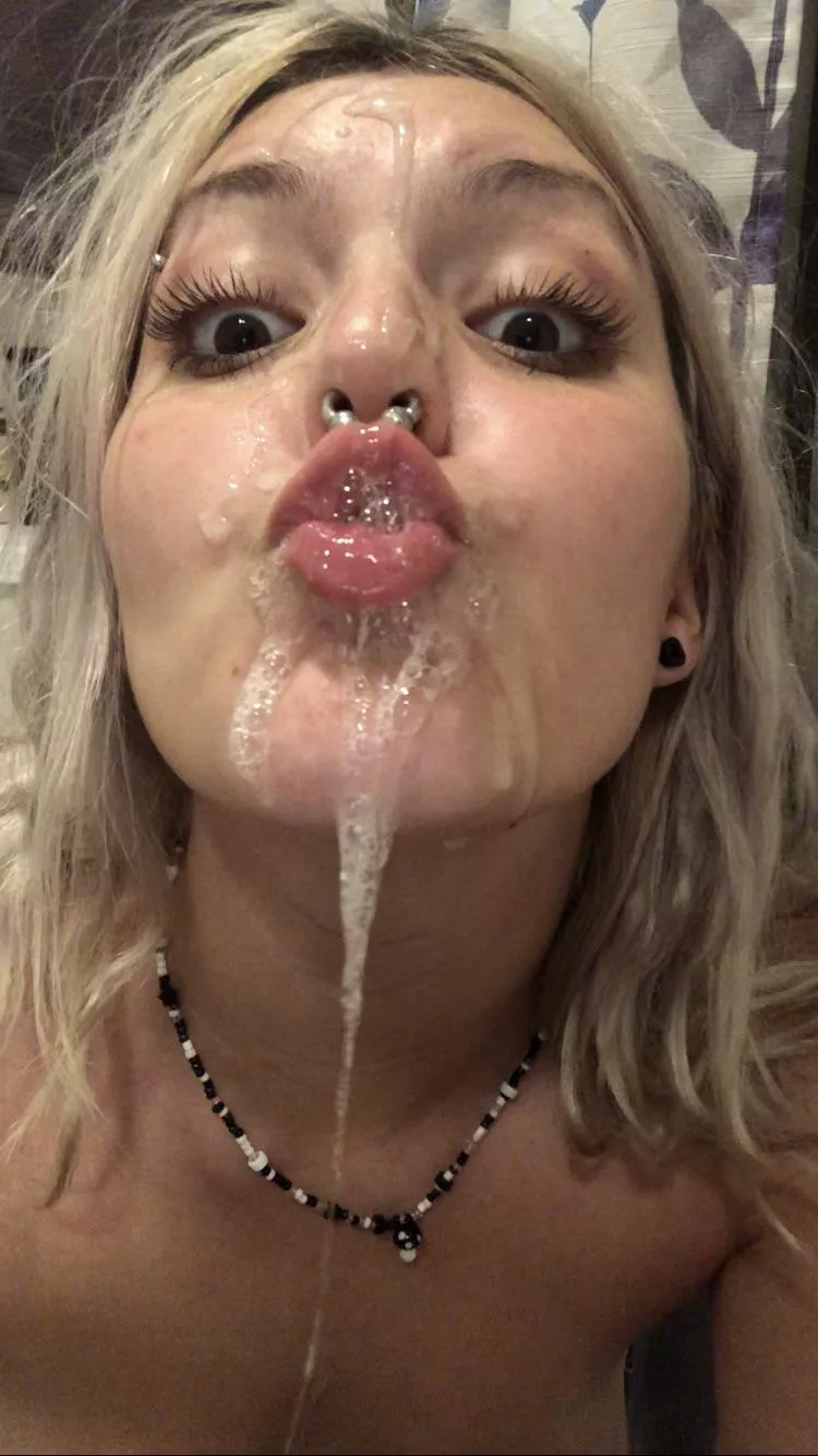 Would u rather cum on an 18 year olds face or pussy???
