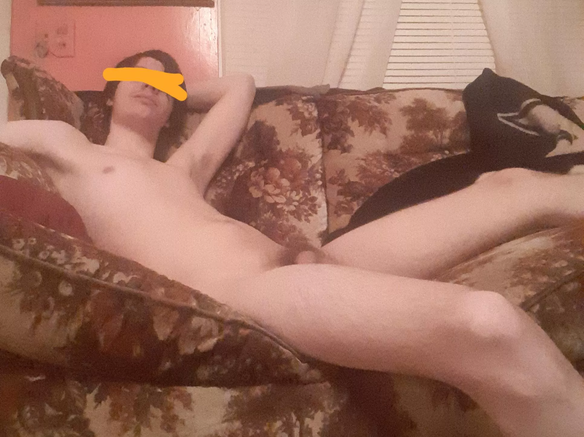 [19] Hey guys, I'm showing off a little skin~ You don't think it's too much, right? ^^