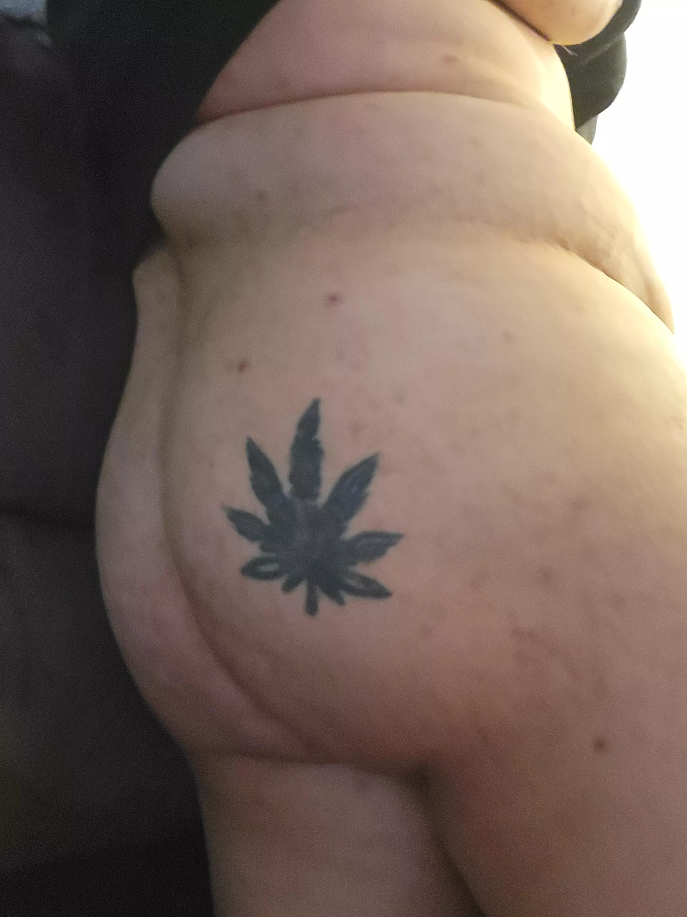 25 f thicc Asian American college girl milf ready to have fun 18+