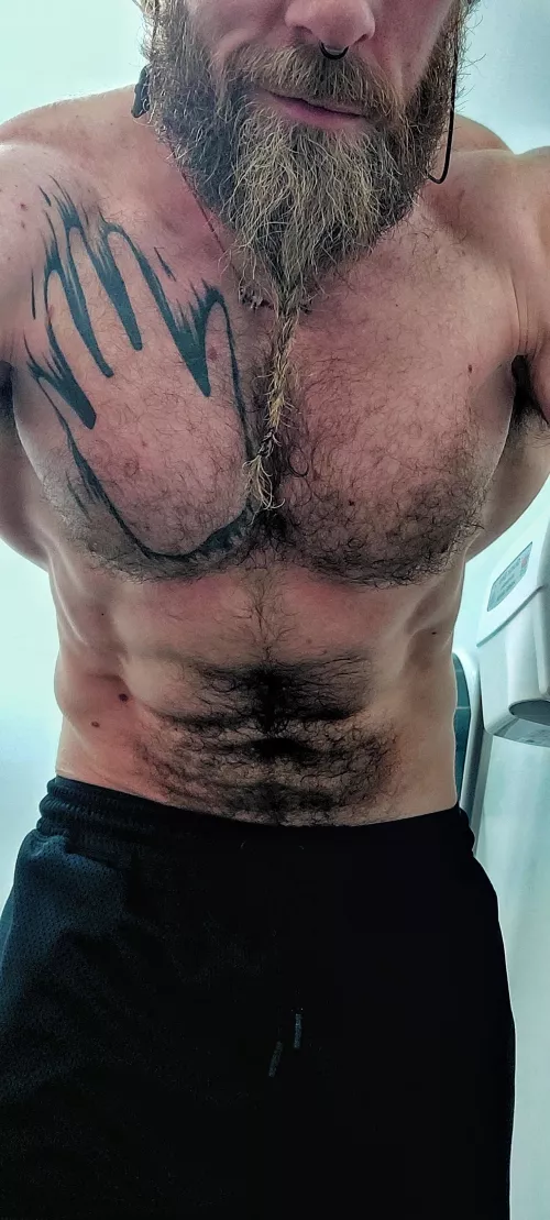 [36 str8] Fun fact, you can see my back from the front!
