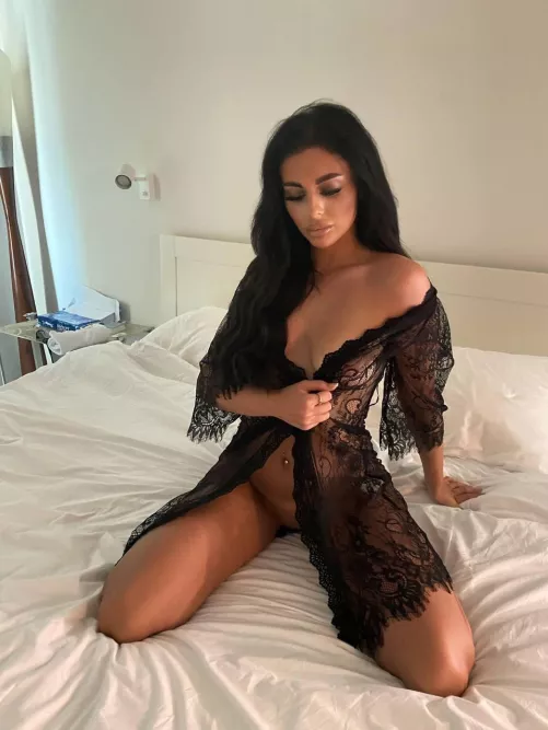 Cum for me daddy, join me free OF I promise to satisfy you 💦💦😈