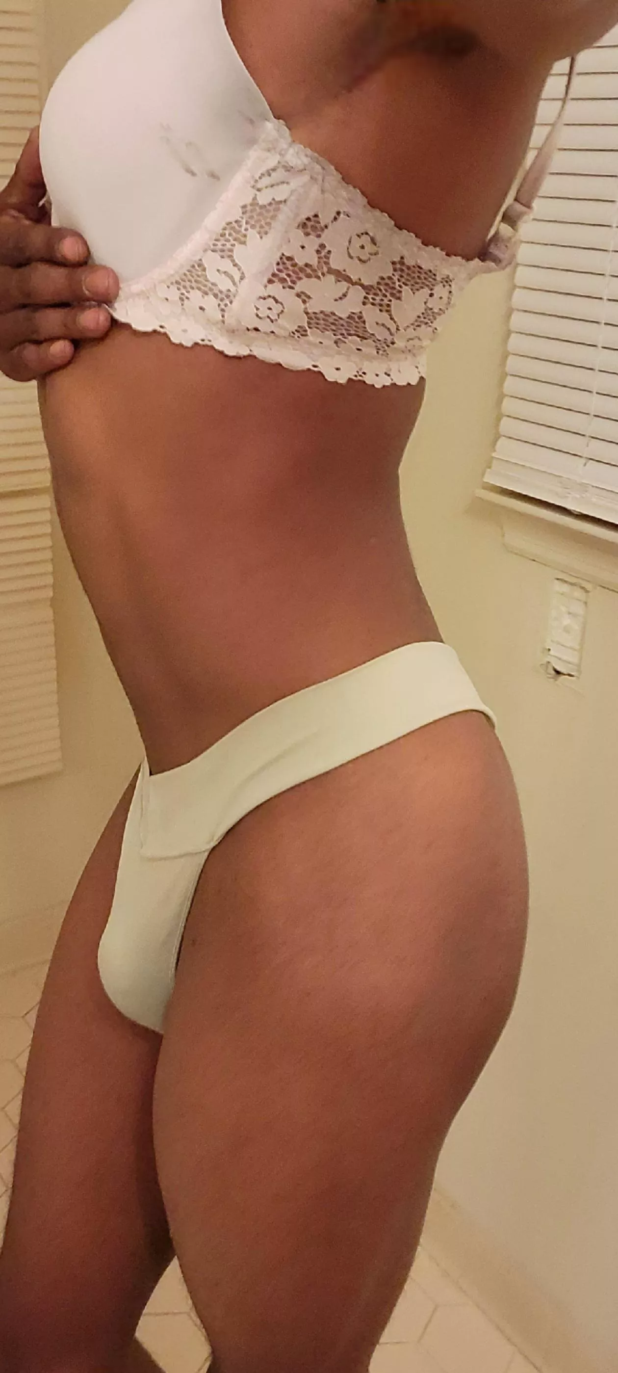 do you want a taste of my bulge? 🤭