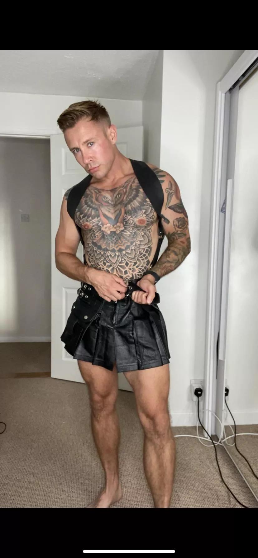 Eat your greens, do cardio, lift weights, sleep at east 8 hours a night, enjoy your friends but most of all…. Eat ASS and sub to my OF! $3 monthly deal!