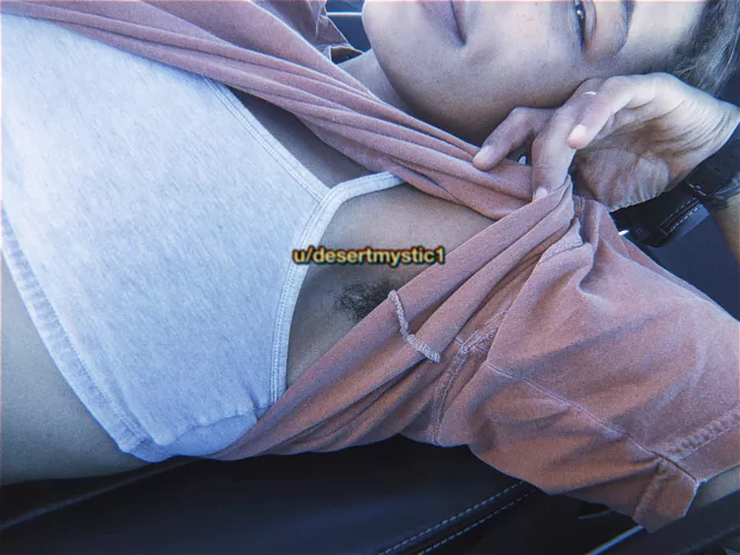 enjoy some hairy content 🧚🏽‍♀️