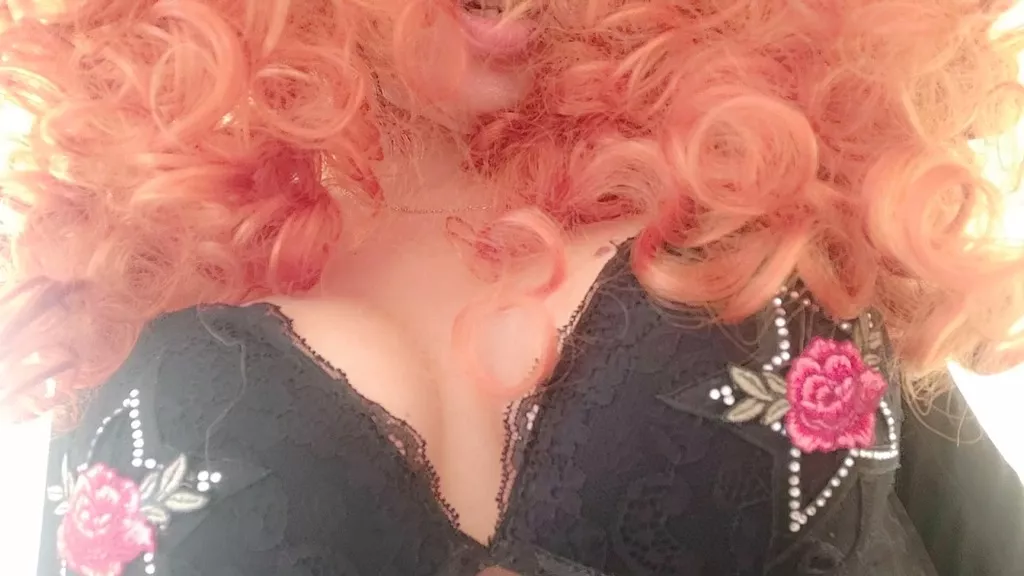 face sitting with my perfect ass on you face