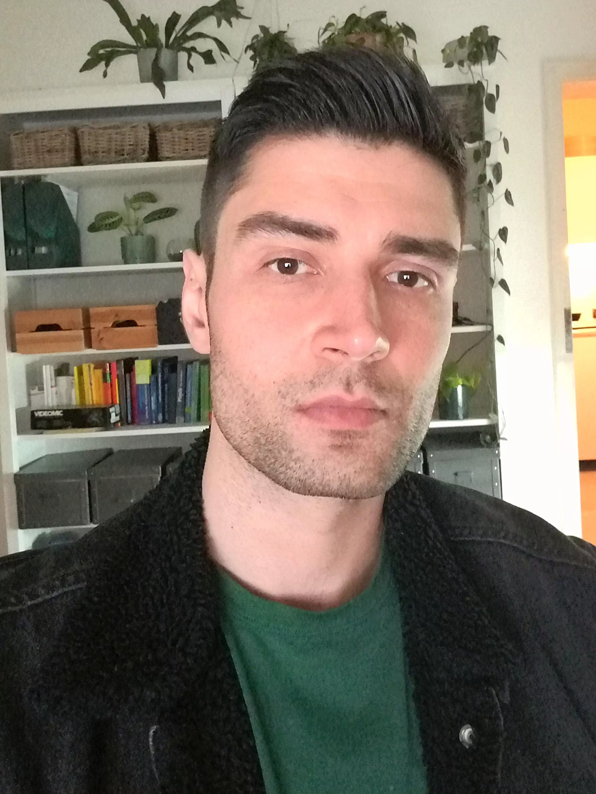 First time here. Hi guys 😉