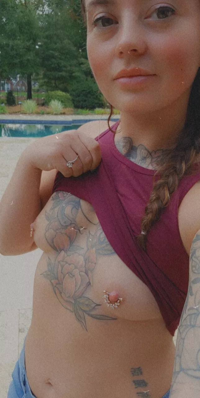 Flash Friday 😋 [image]