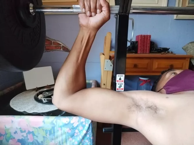 Gym session done , need a face in these armpits