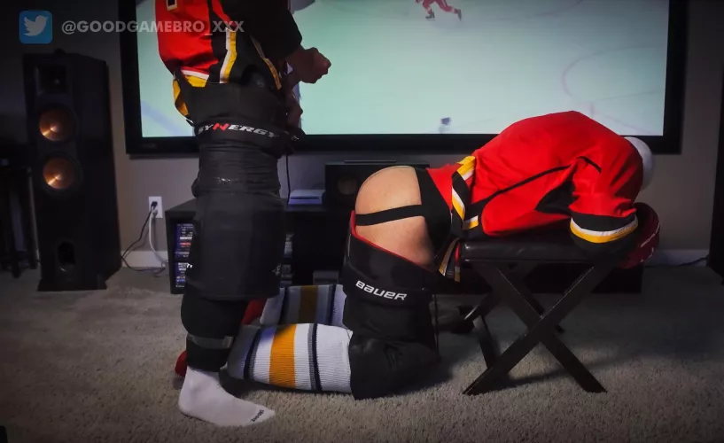 His ass looks so good in that jock. Who wants to tag team with me?