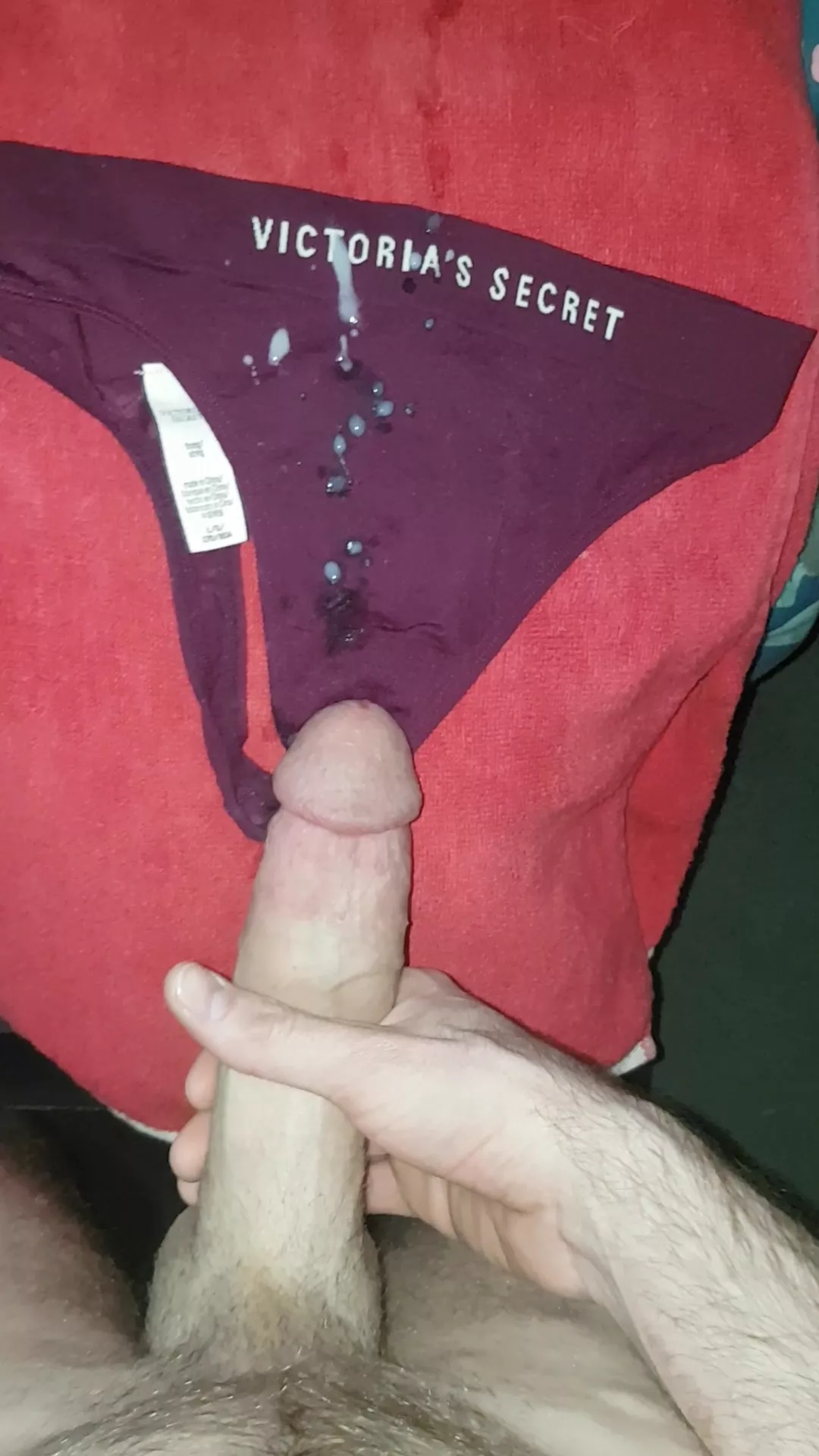 I like cumming on panties 🤷‍♂️