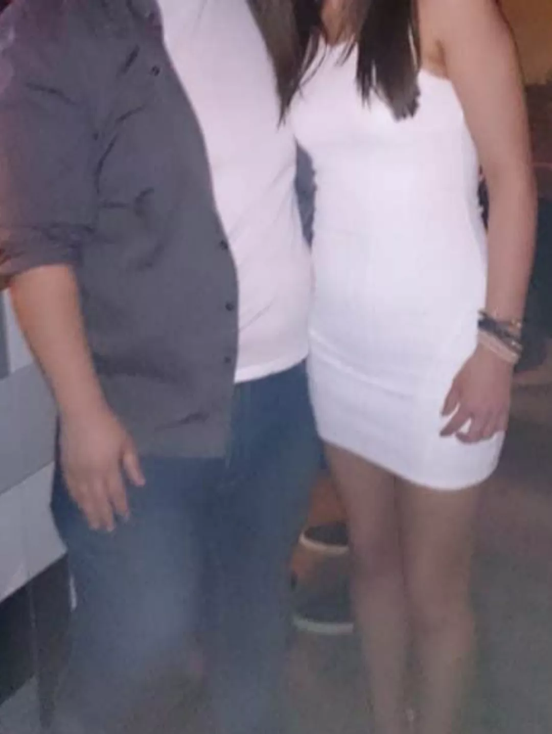 M(34)4F/FM. Male half of a couple here, away for work at the moment so super horny! Have a few pics to swap but maybe be more for guys who enjoy others jerking off over the missus 😉Not looking for single males. Kick and Tele is Mickster1987, or DM her