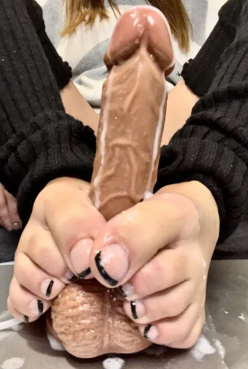 Milking my realistic squirting dildo 💦