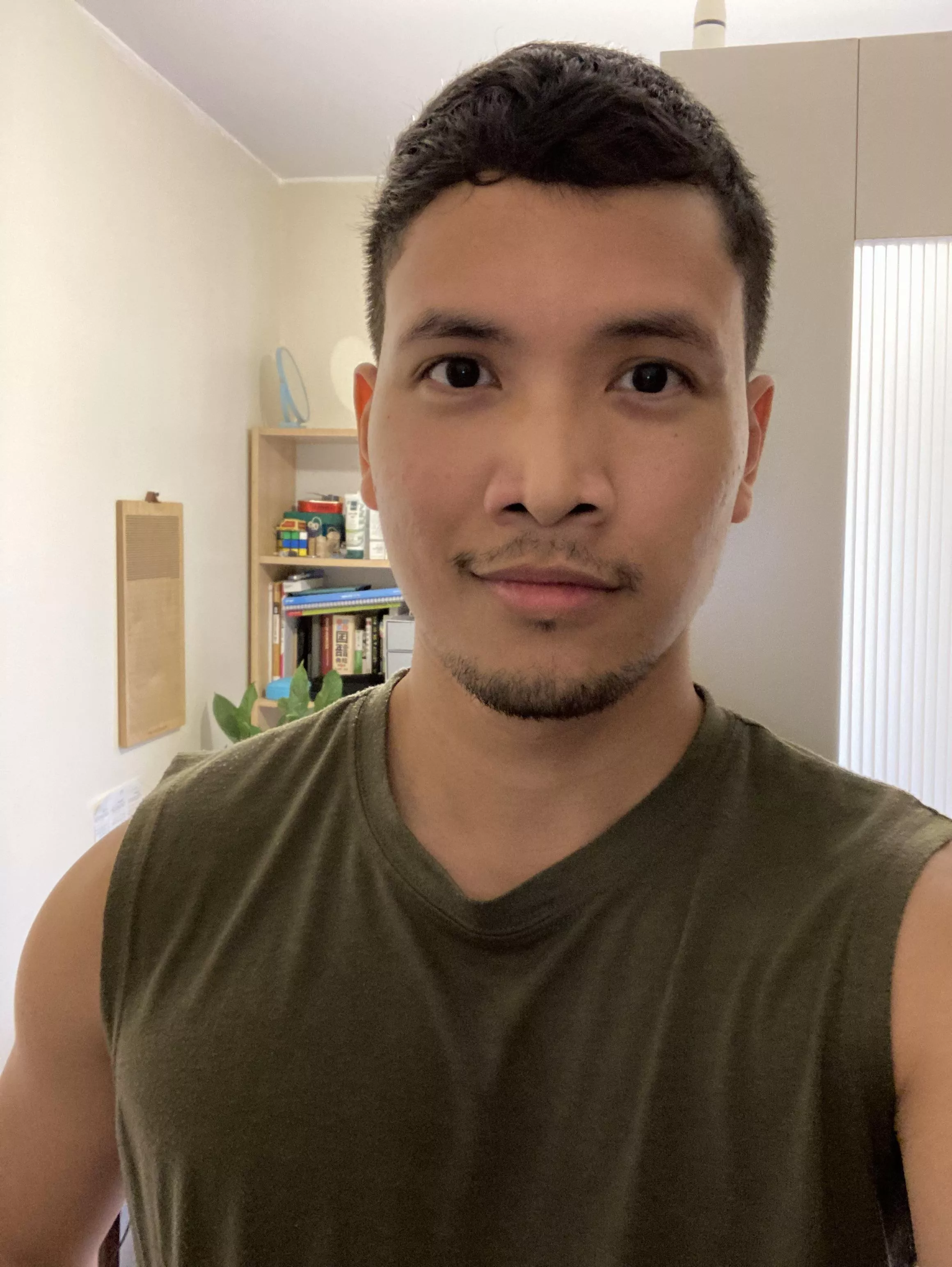 Only a day left before flying to Sydney and I haven’t even packed yet. Help me out? 😄