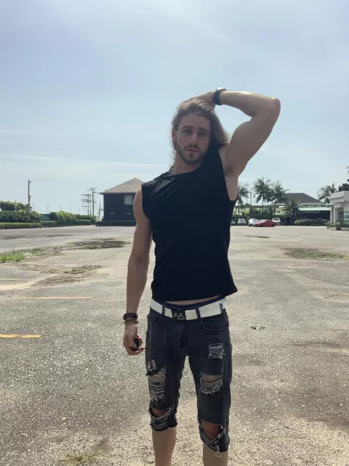 Upon one summer morning a sweaty pit I smelled