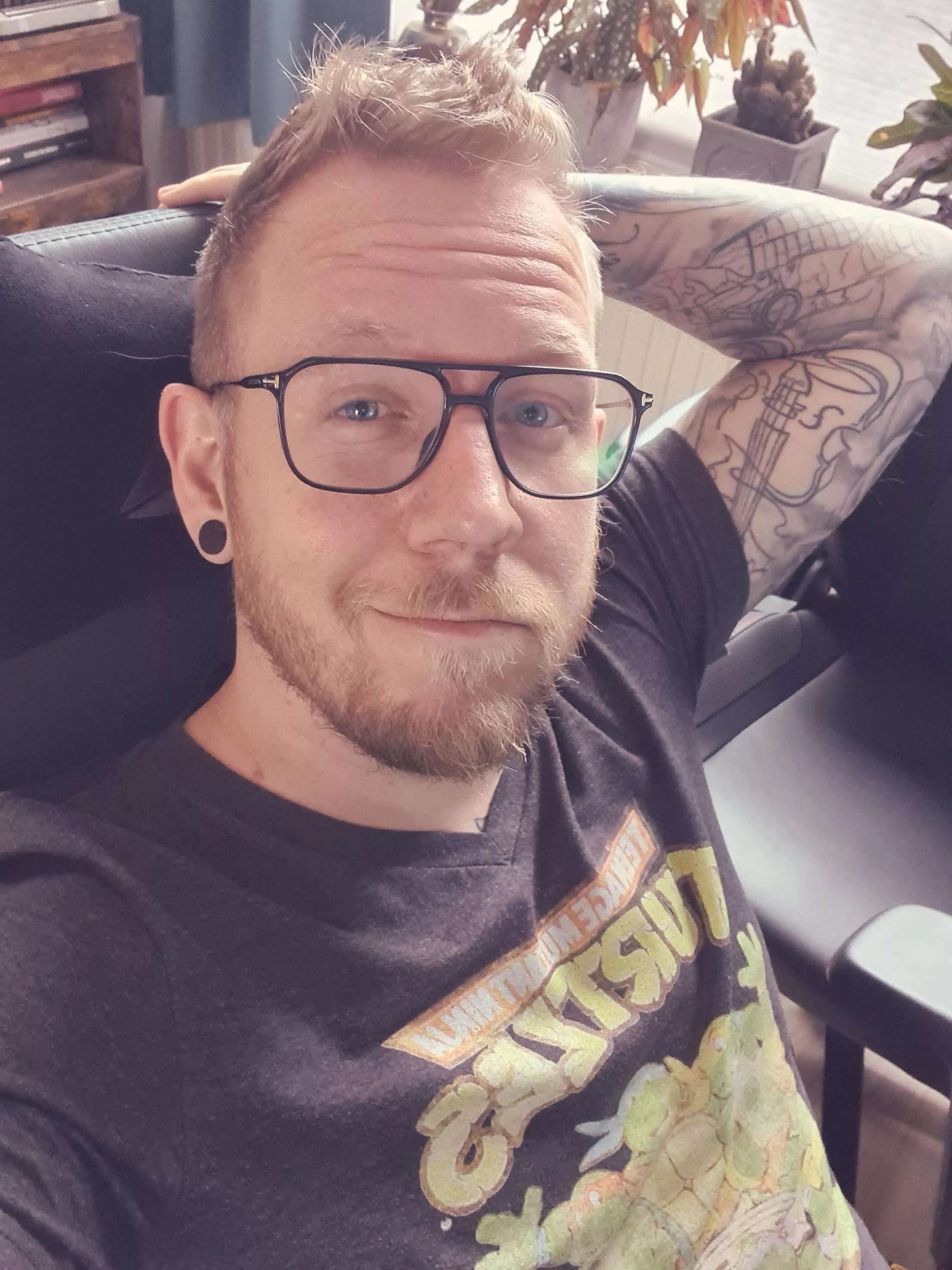 Weekend! Time for D2R and FF14. Also waiting for the full release of vampire survivor 🦇