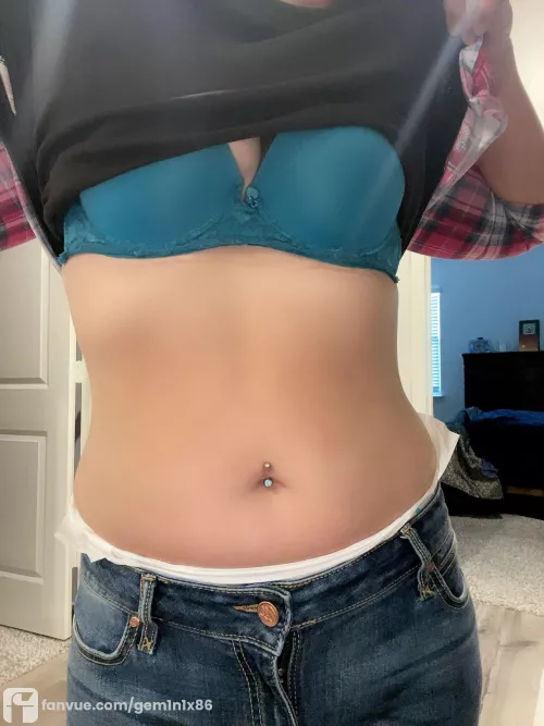 Went out for drinks with daddy today. I love the combo of beer and diapers. Way less potty breaks 😘