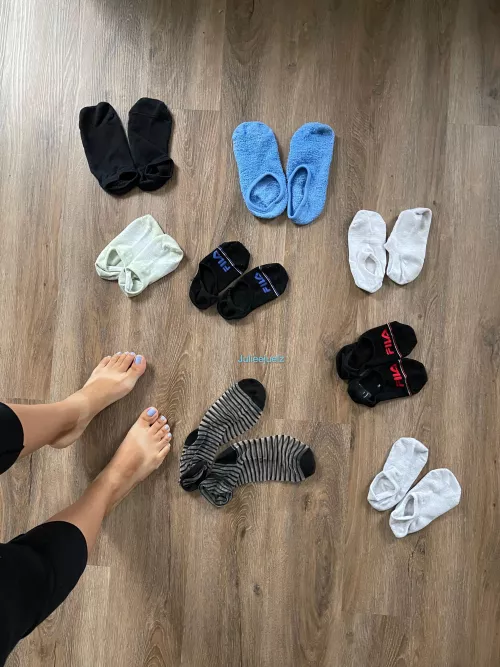 Which ones should get this Colombian foot sweat for you first ?🇨🇴🤔